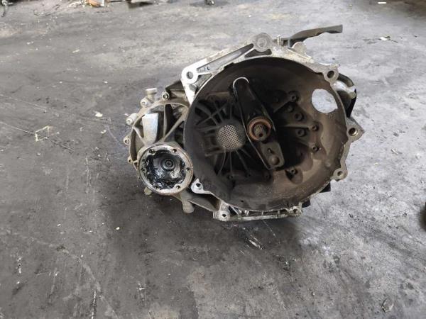 BOITE DE VITESSE VW CADDY 2.0ECOFUEL CODE: MBT ( 5-VITESSES ) - Vue 2